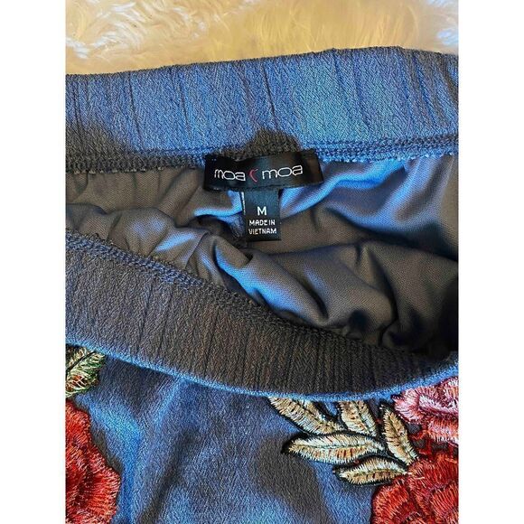 Moa Moa SZ M Woman’s Sexy Off The Shoulder Floral Embroidered Blouse/Top - Picture 3 of 11